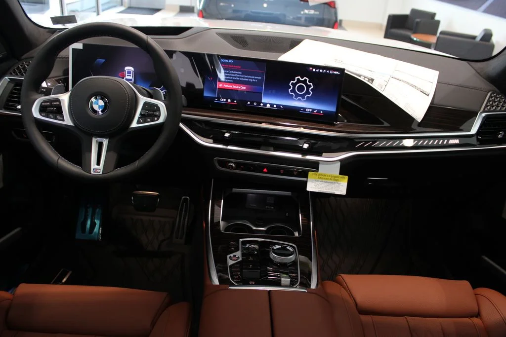 New 2027 White BMW M60i image 6
