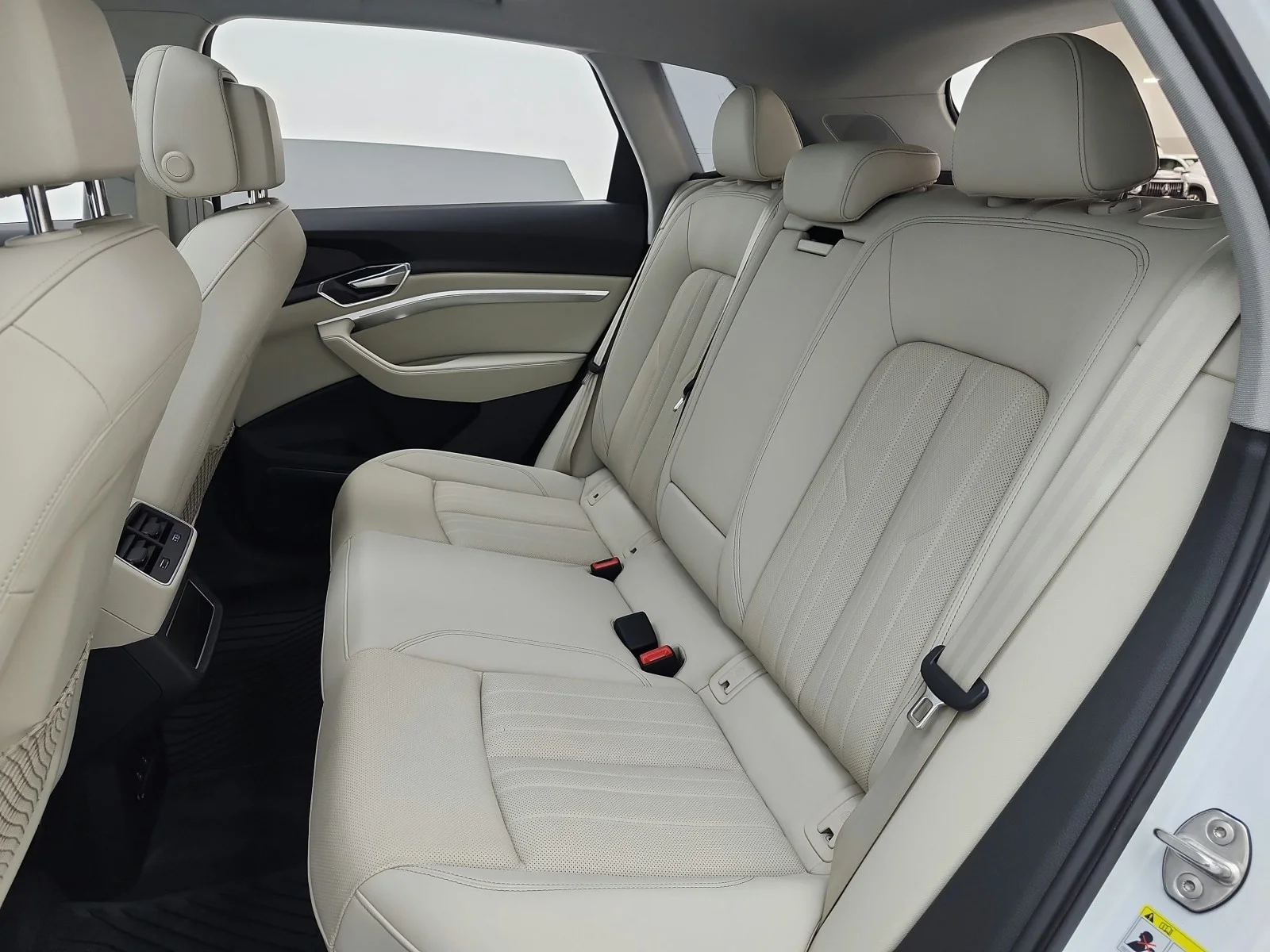 Used 2024 Glacier White Metallic Audi Premium Plus quattro image 15