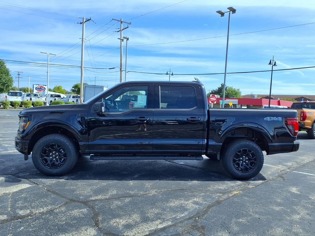 New 2026 Agate Black Metallic Ford XLT image 3