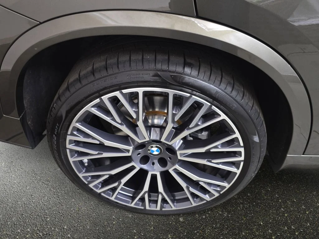 Used 2026 Manhattan Green Metallic BMW xDrive40i image 33