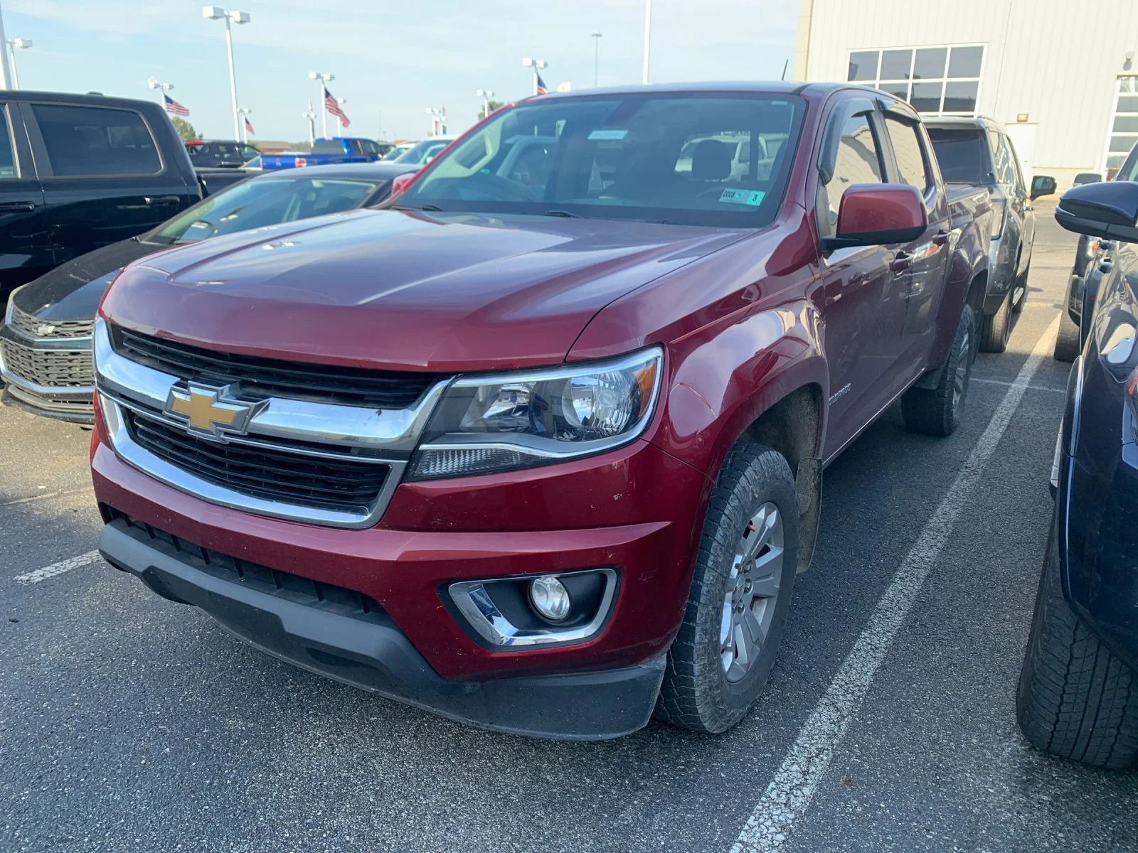 Used 2019 CAJUN RED TINTCOAT Chevrolet 4WD LT image 4
