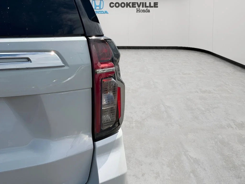 Used 2023 Iridescent Pearl Tricoat Chevrolet Premier image 4