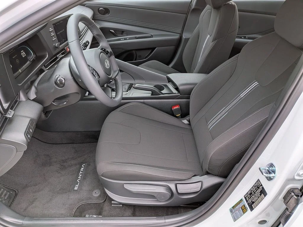 New 2026 White Hyundai SEL Sport image 11