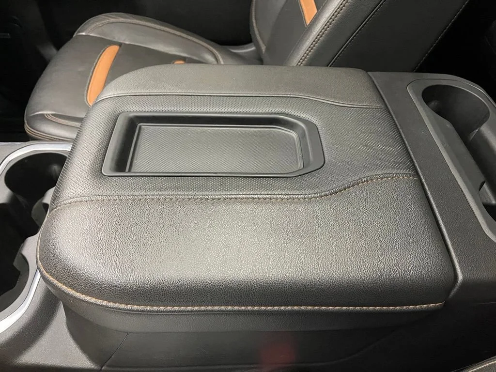Used 2022 Summit White GMC AT4 image 31