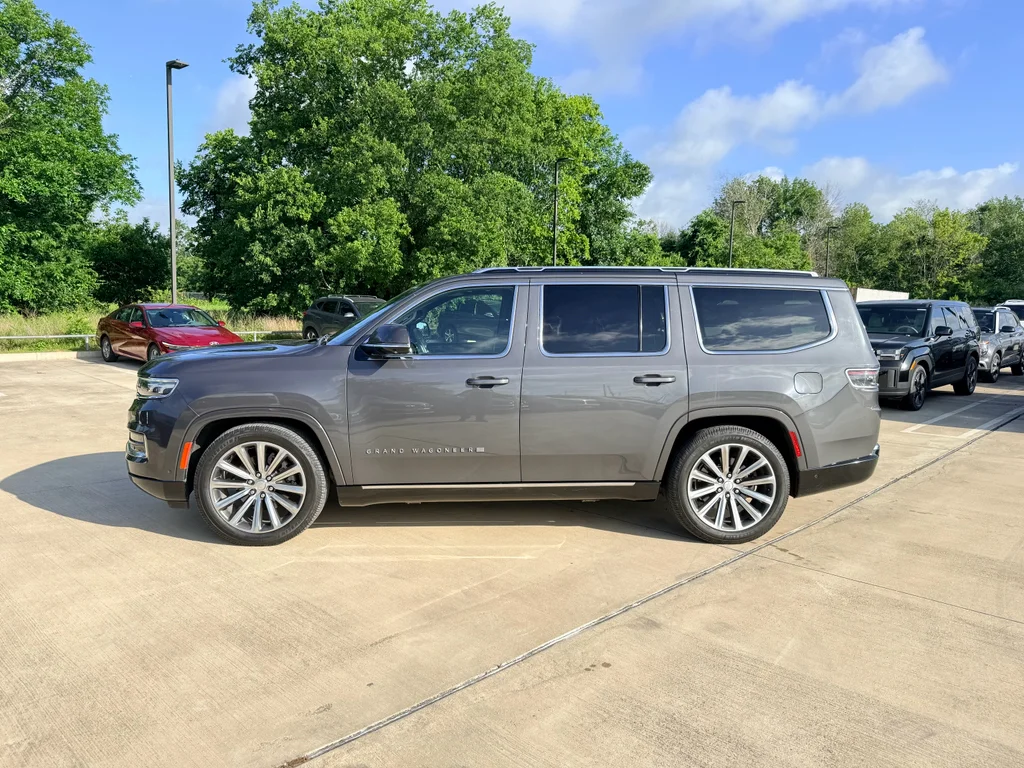 Used 2022 Baltic Gray Metallic Clearcoat Jeep Series II image 9
