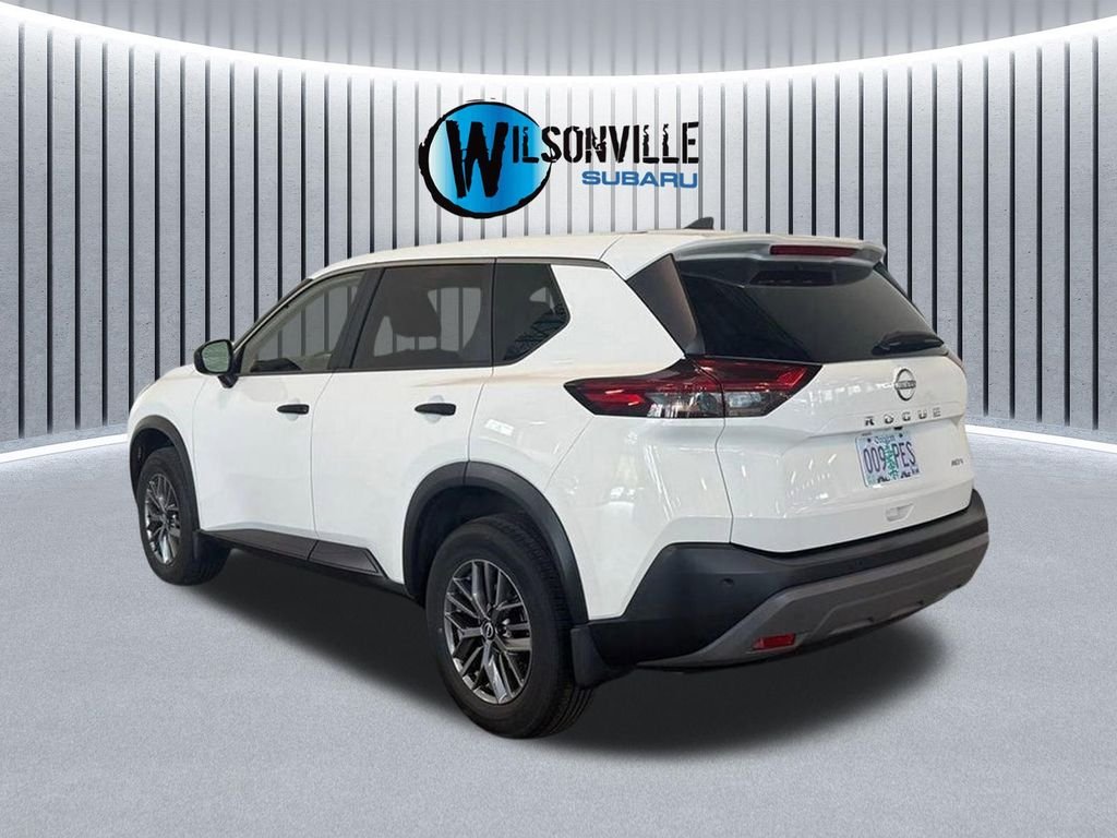 Used 2022 White Nissan S image 8