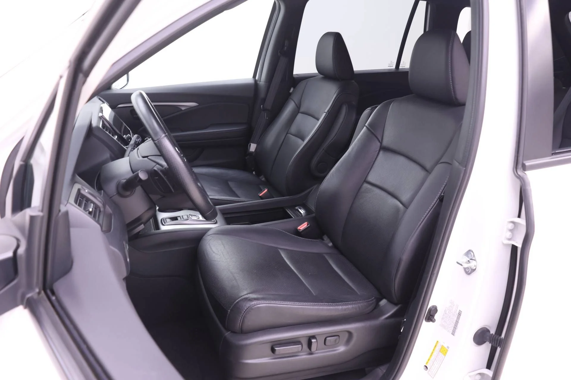 Certified Used 2023 Platinum White Pearl Honda EX-L image 4