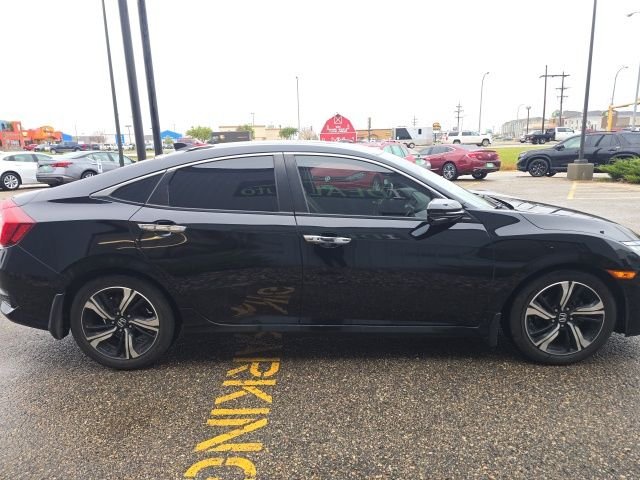 2018 Honda Civic Touring photo 4