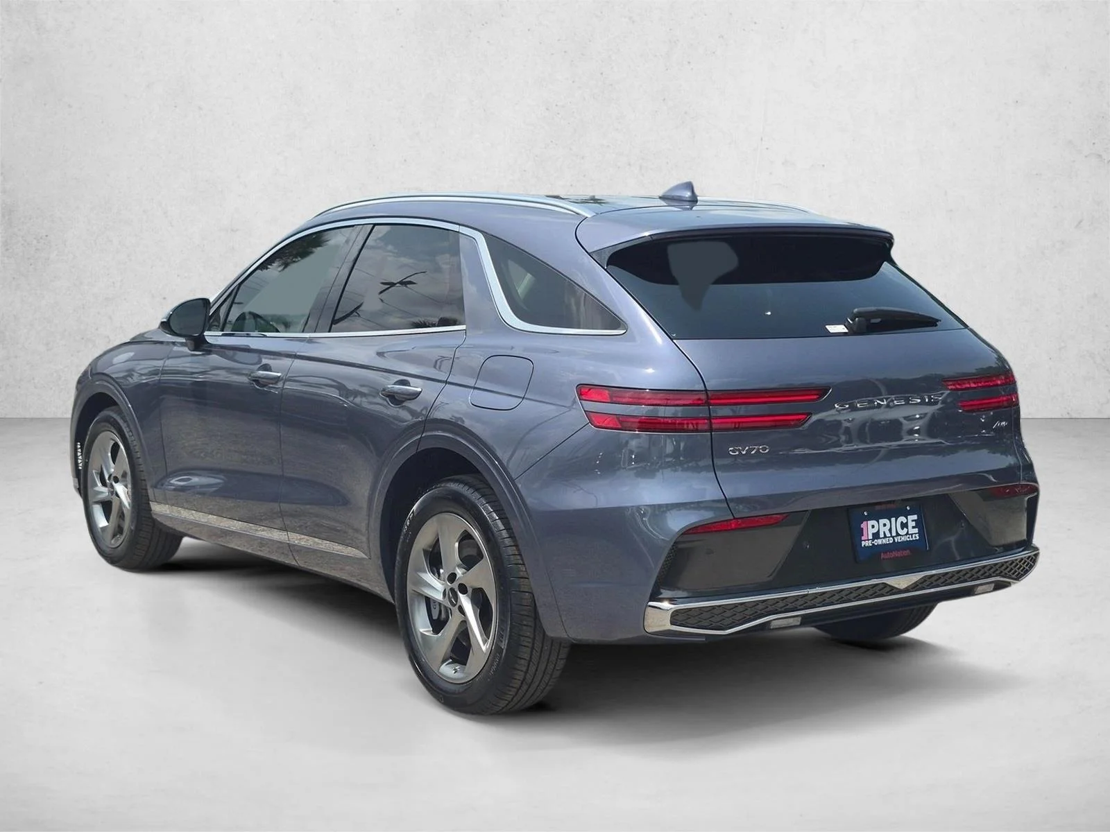 2026 GENESIS GV70 Standard - Photo 8