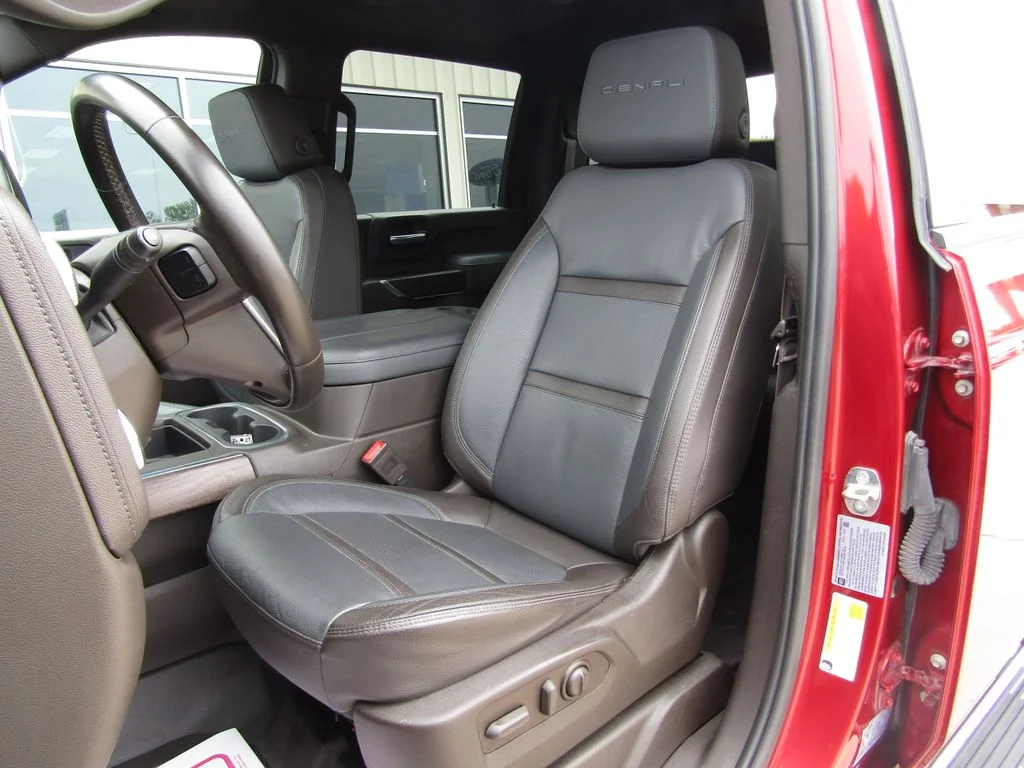 Used 2023 Red GMC Denali image 29