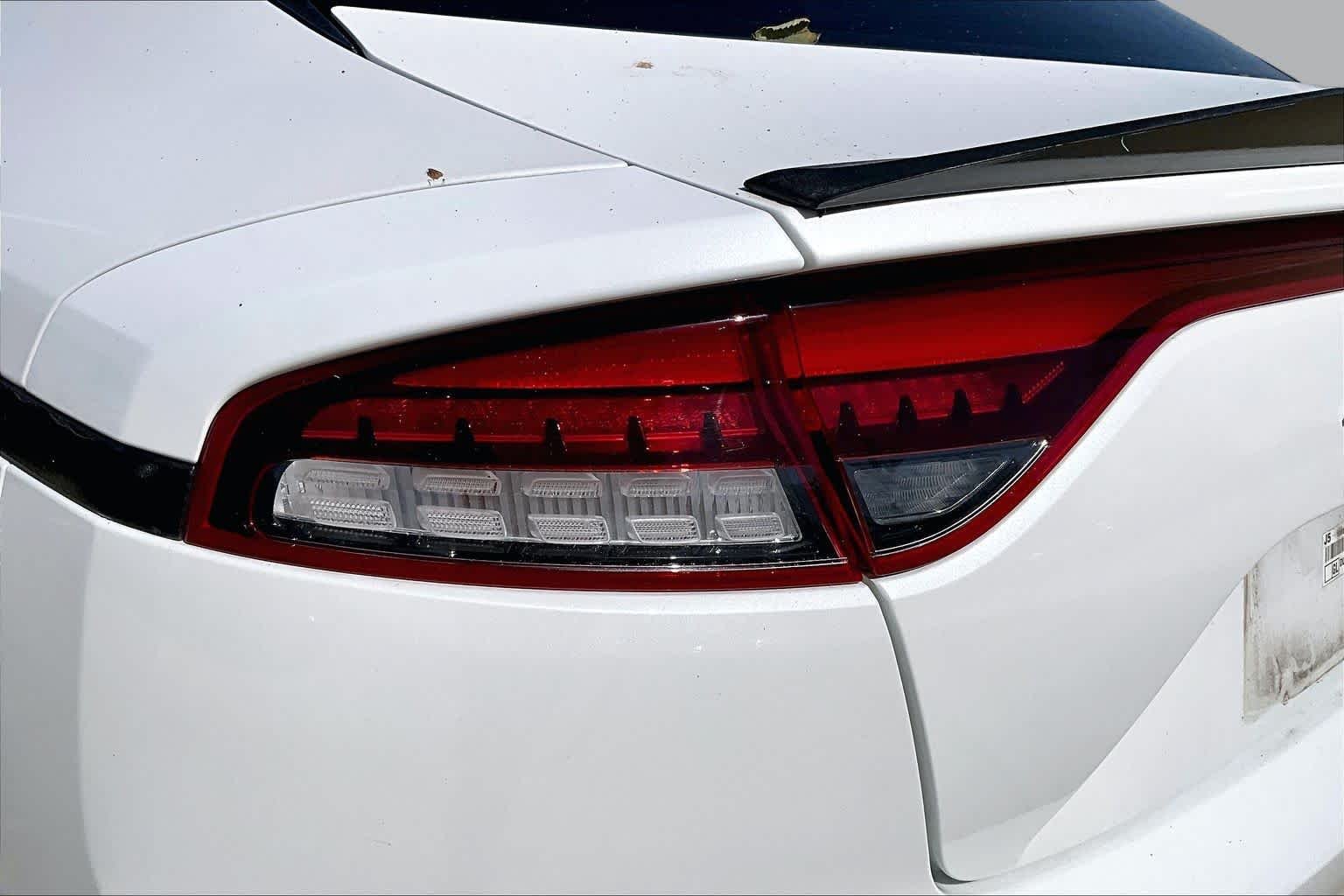 Used 2022 Snow White Pearl Kia GT-Line image 26