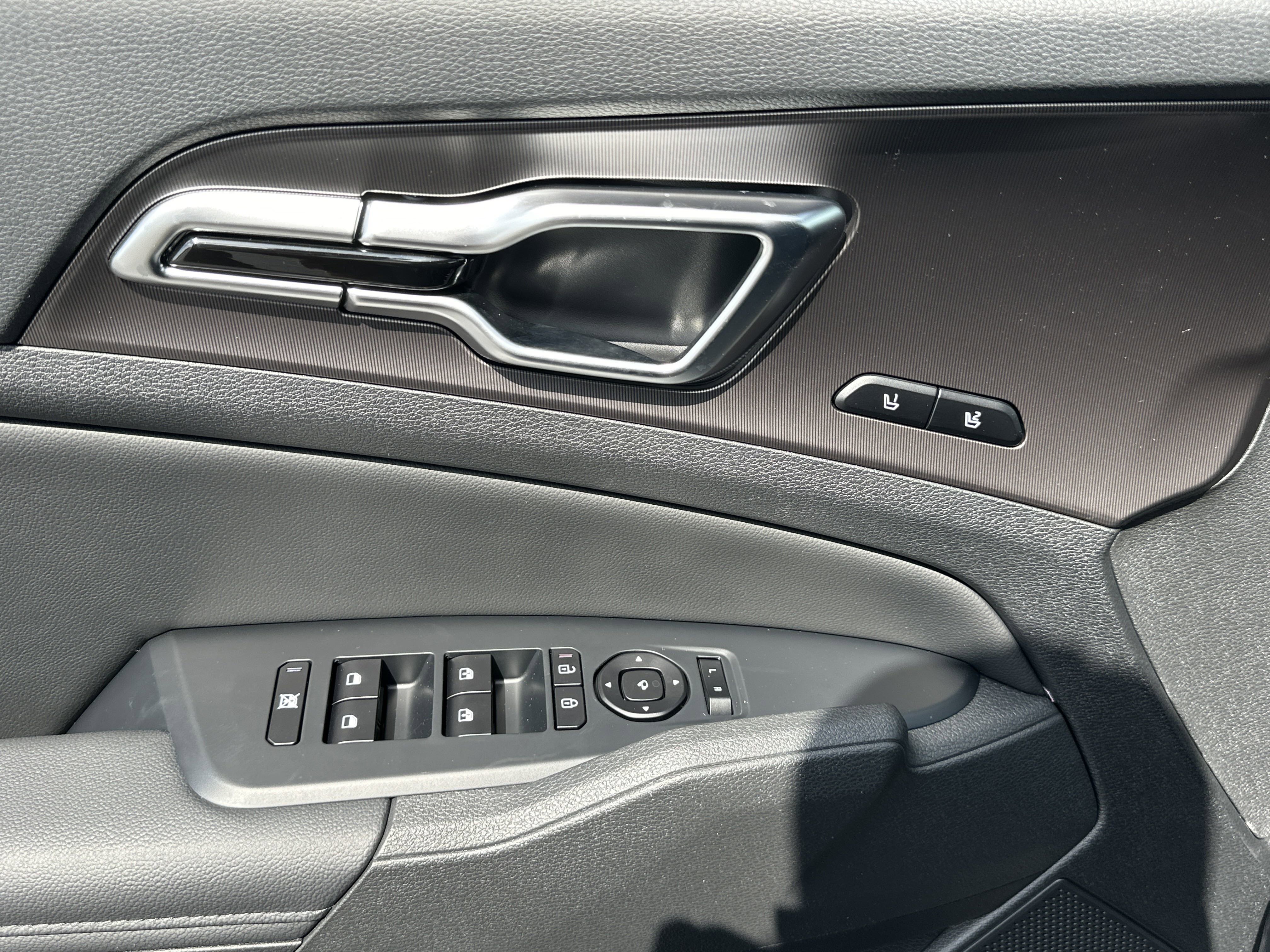 2026 Kia Sportage SX - Photo 12