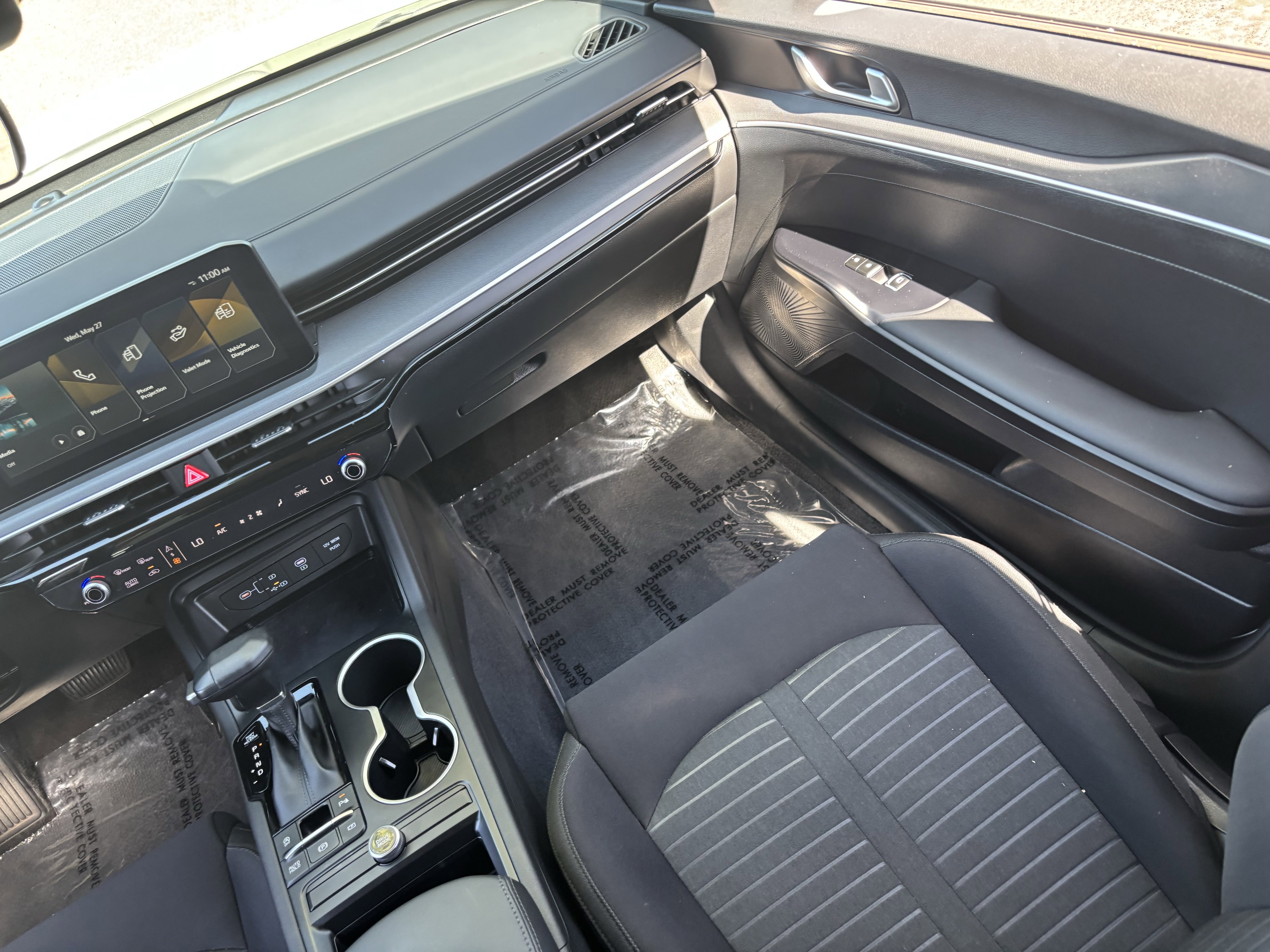 Certified Used 2026 Snow White Pearl Kia LXS image 14