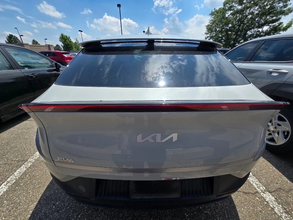 Used 2024 Glacier Kia Light Long Range image 15