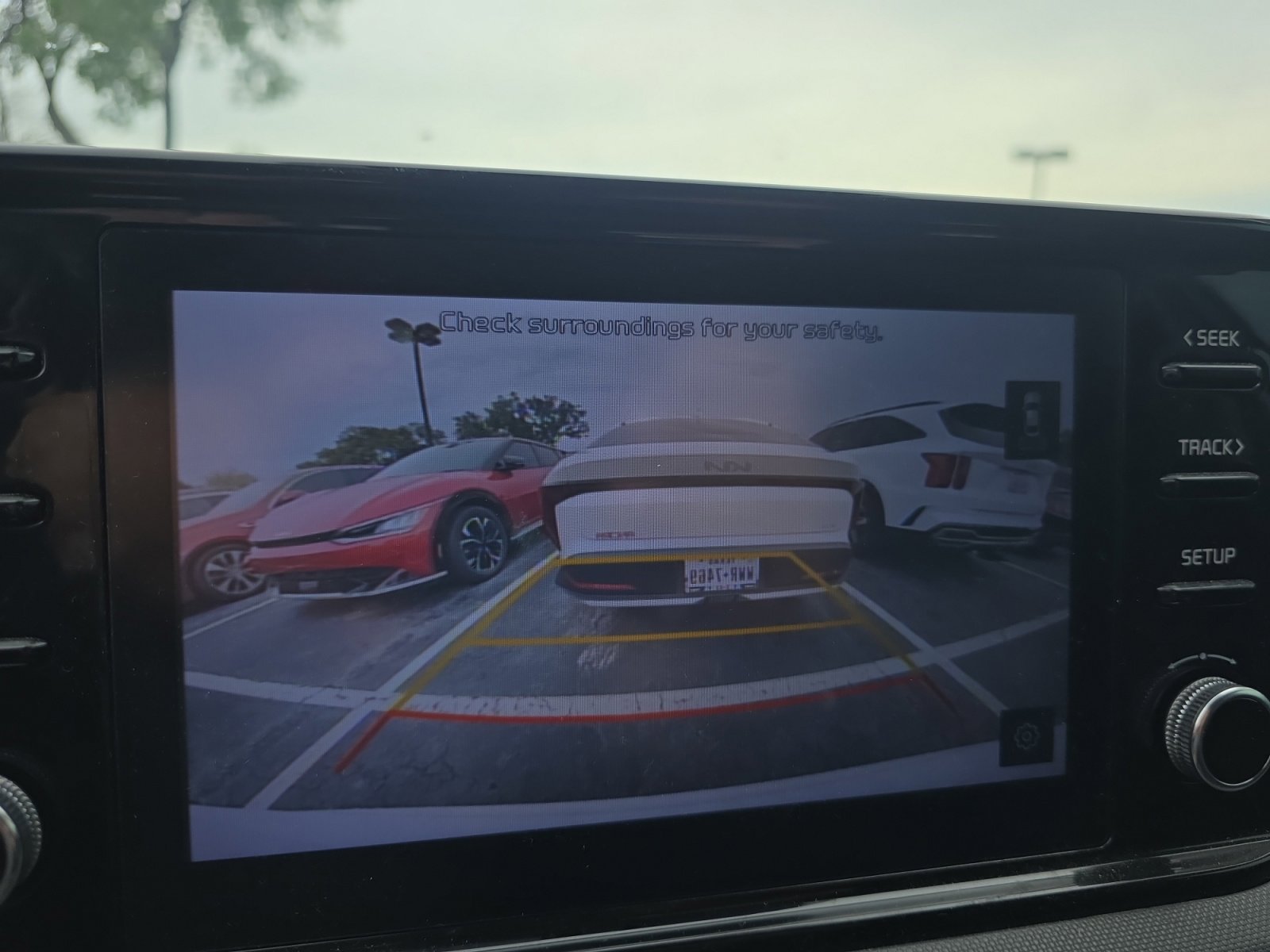 Used 2022 Glacial White Pearl Kia LXS image 11