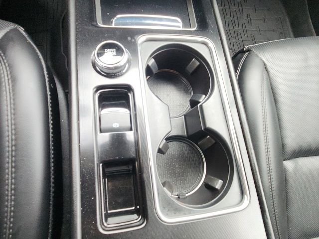 Used 2022 White Lincoln Standard image 31