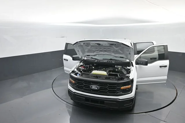 Used 2025 Oxford White Ford XL image 40