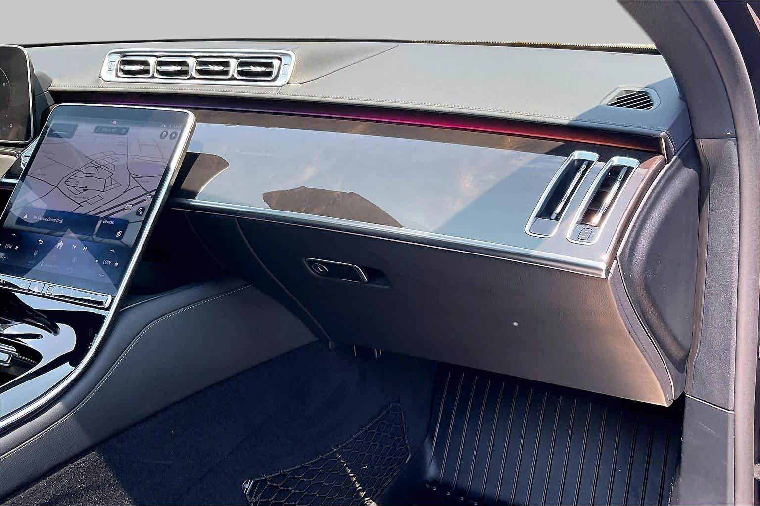 Used 2025 Obsidian Black Metallic Mercedes-Benz S 580 image 18