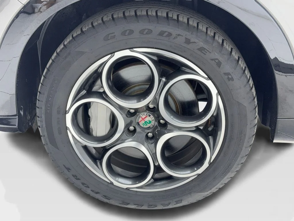 Used 2024 Silver Alfa Romeo Ti image 50