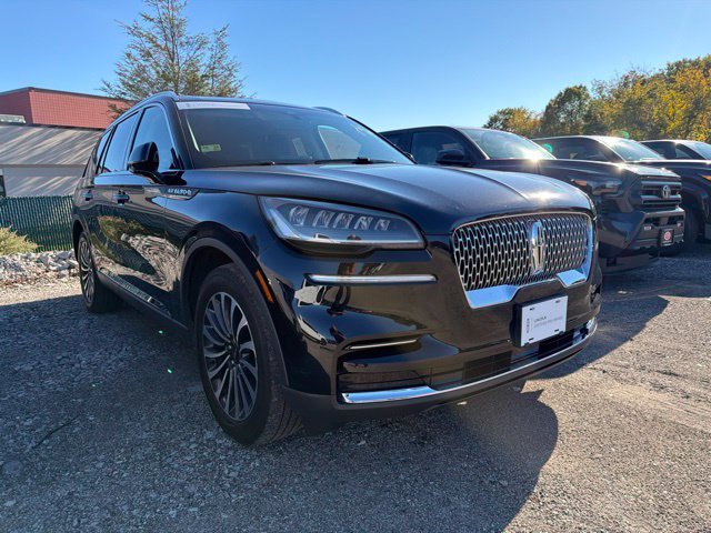 Used 2023 Black Metallic Lincoln Standard image 1