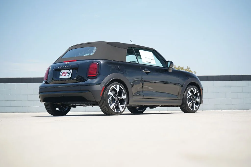 New 2026 Black MINI Iconic image 4