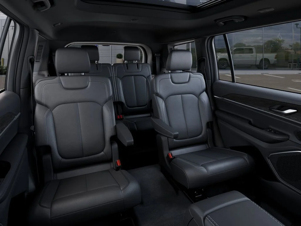 New 2026 Steel Blue Exterior Paint Jeep Limited Reserve image 15