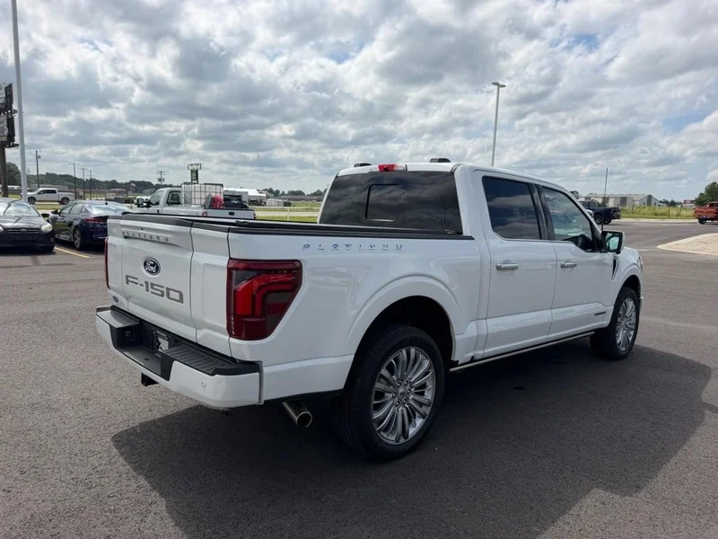 Used 2024 STAR WHITE METALLIC TRICOAT Ford Platinum image 5