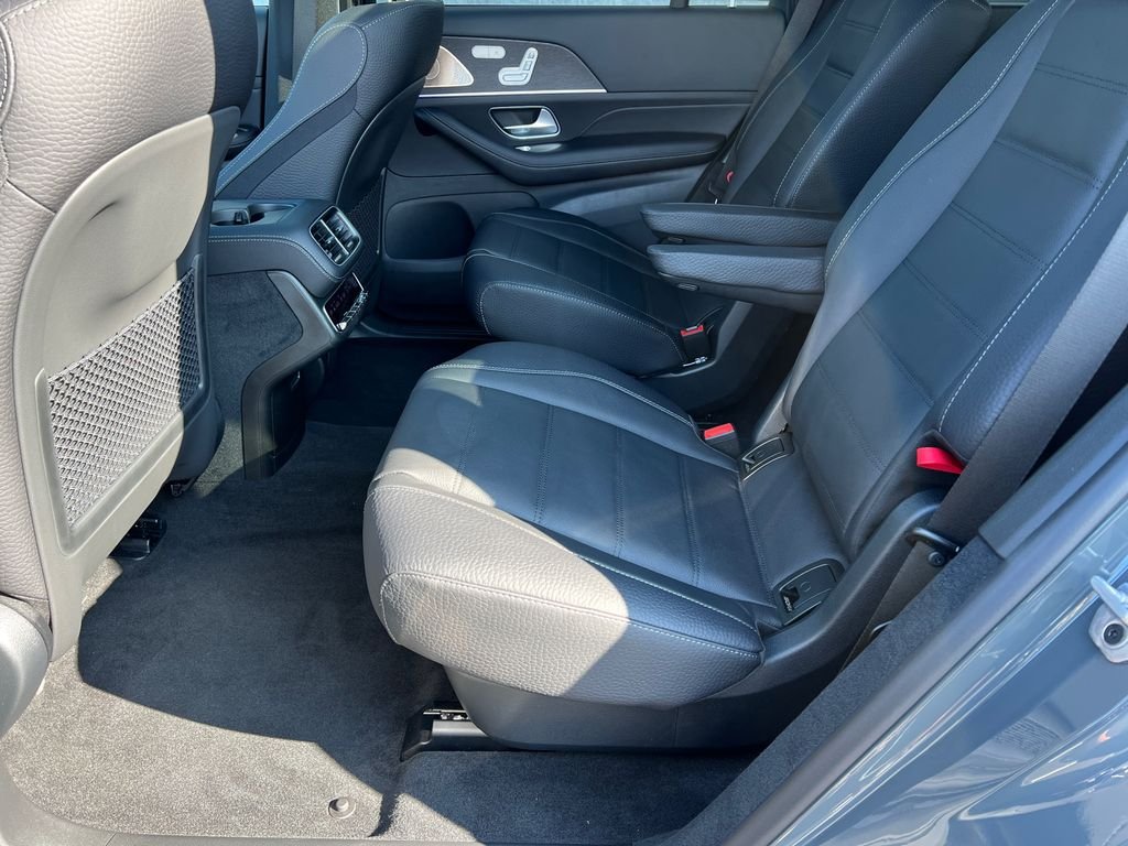 New 2026 MANUFAKTUR Silicon Grey Mercedes-Benz GLS450 image 26