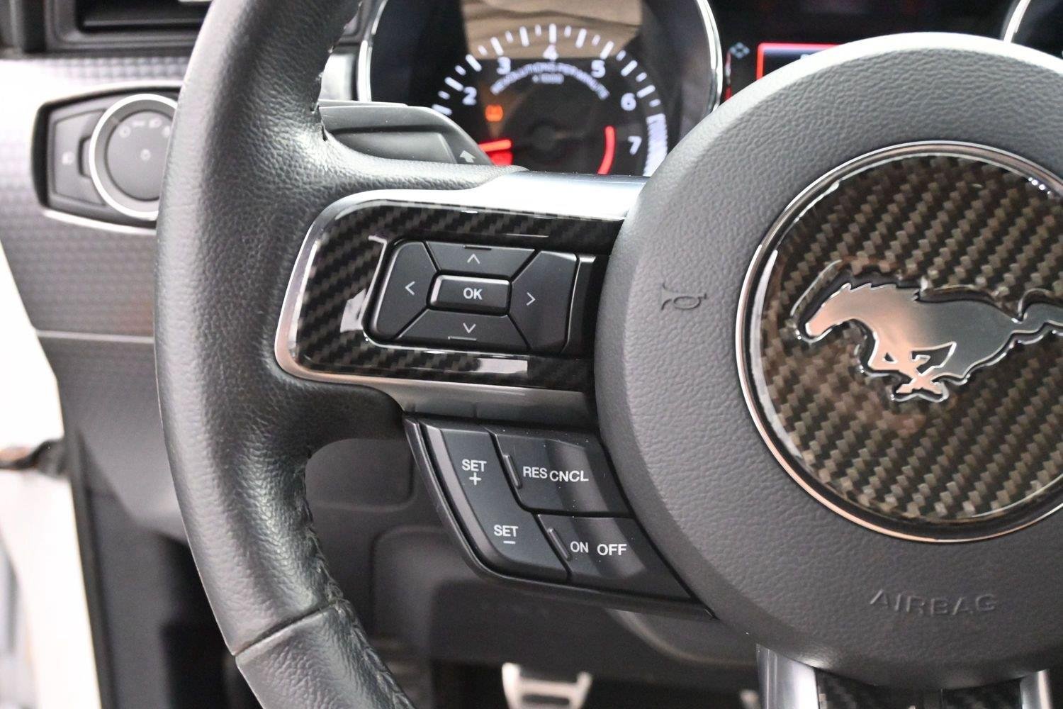 Used 2015 Oxford White Ford GT Premium image 17