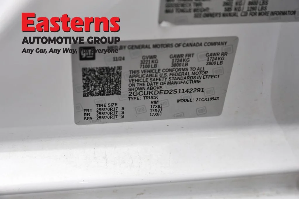 Used 2025 White Chevrolet LT image 36