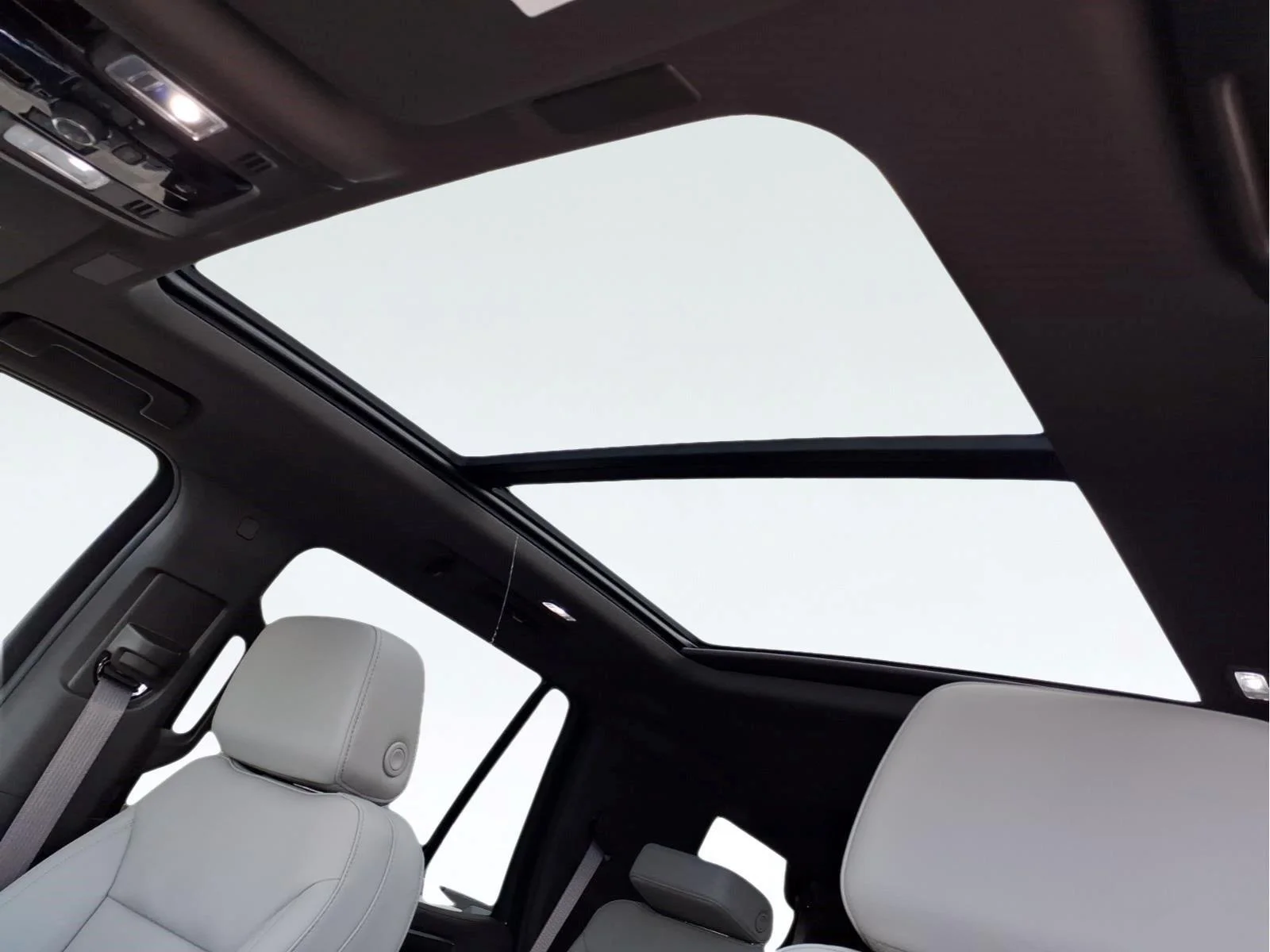 New 2027 Summit White Chevrolet LT image 25