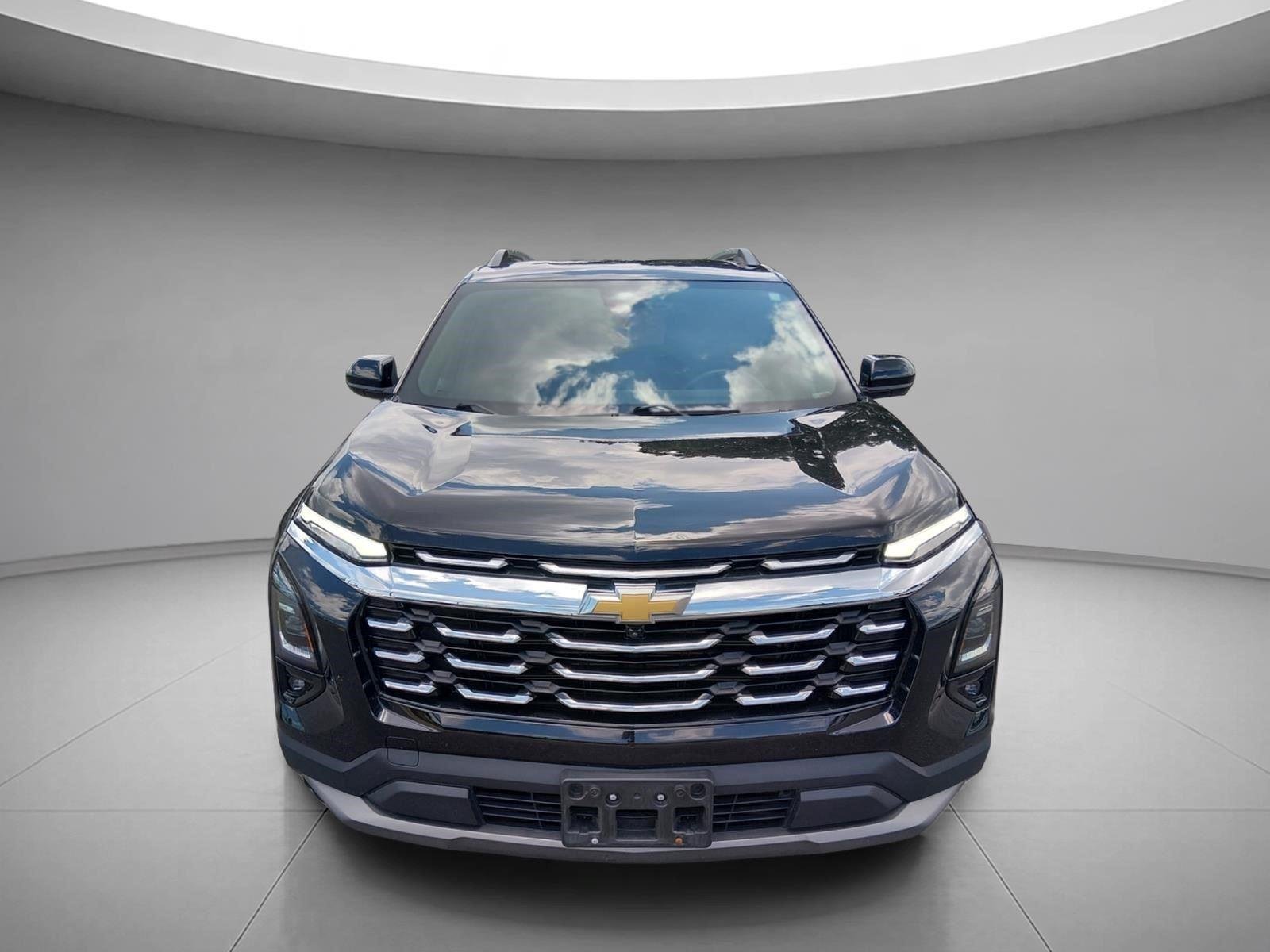 Used 2025 Mosaic Black Metallic Chevrolet FWD LT image 8