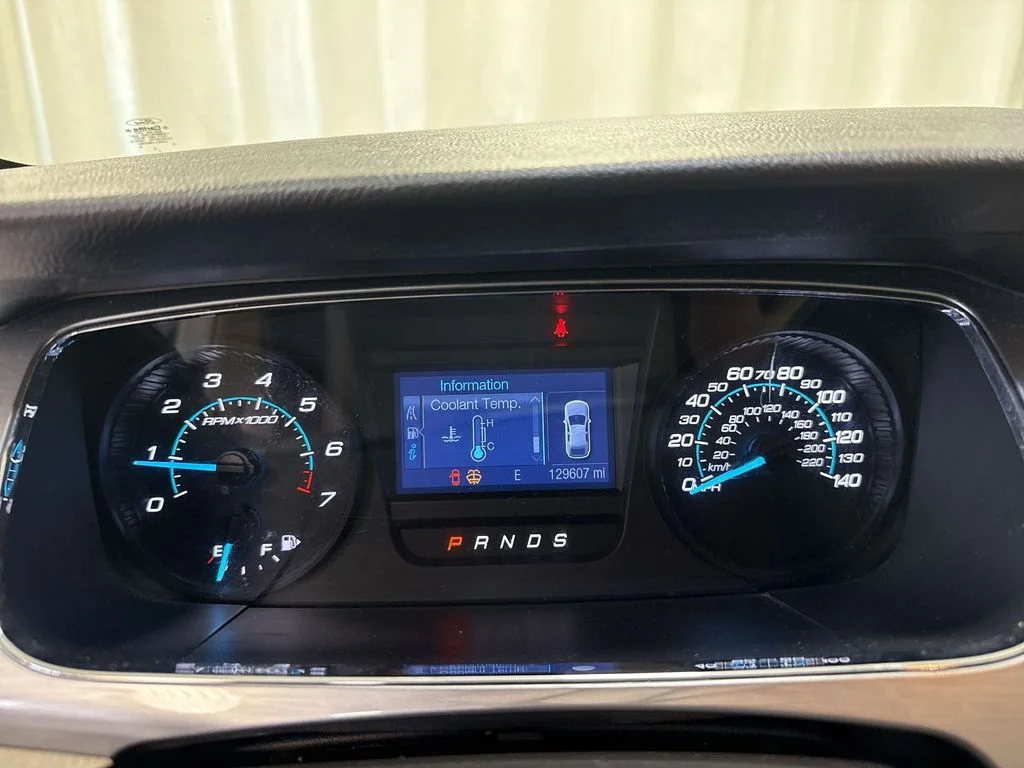 Used 2015 Oxford White Ford SEL image 16