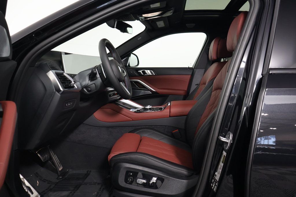 New 2027 Black Sapphire Metallic BMW M60i image 5