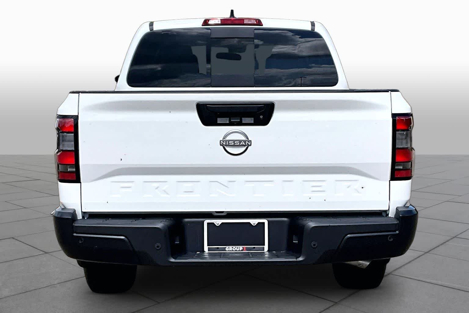 New 2026 Glacier White Nissan S image 4