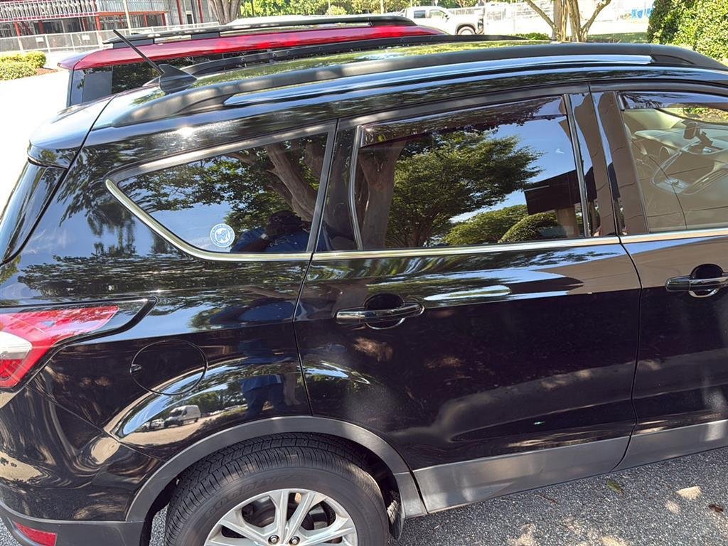 Used 2018 Shadow Black Ford SE image 6