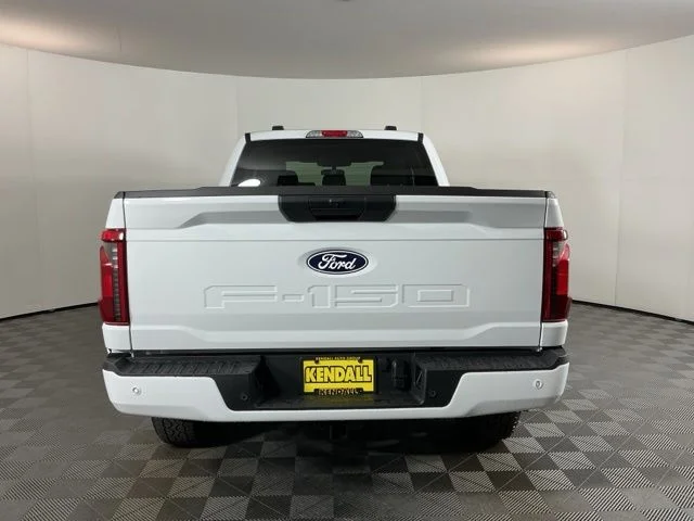 New 2026 Oxford White Ford XLT image 5