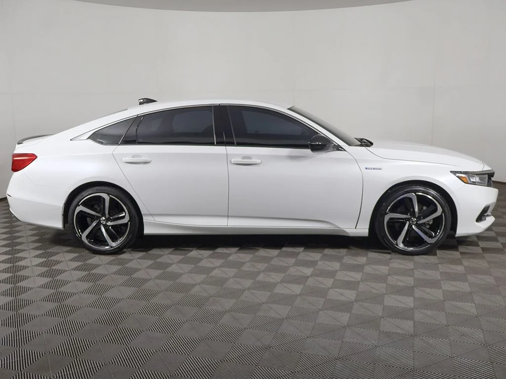 Used 2022 Platinum White Honda Sport image 15