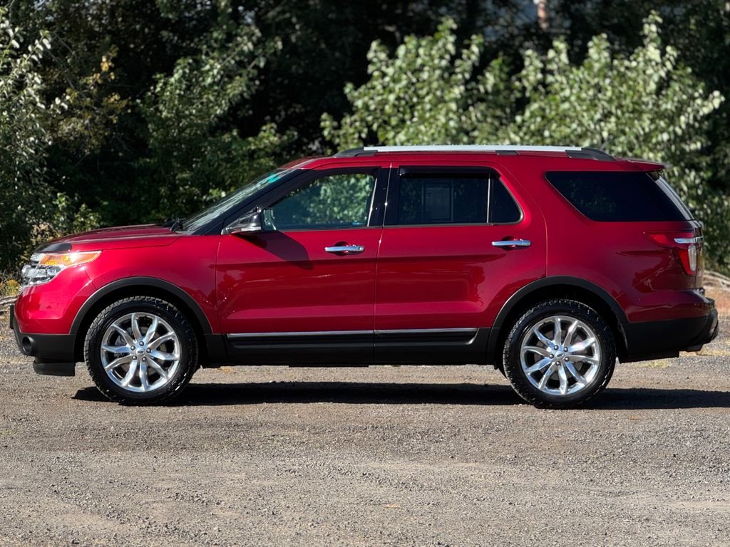 Used 2014 Ruby Red Metallic Ford XLT image 4
