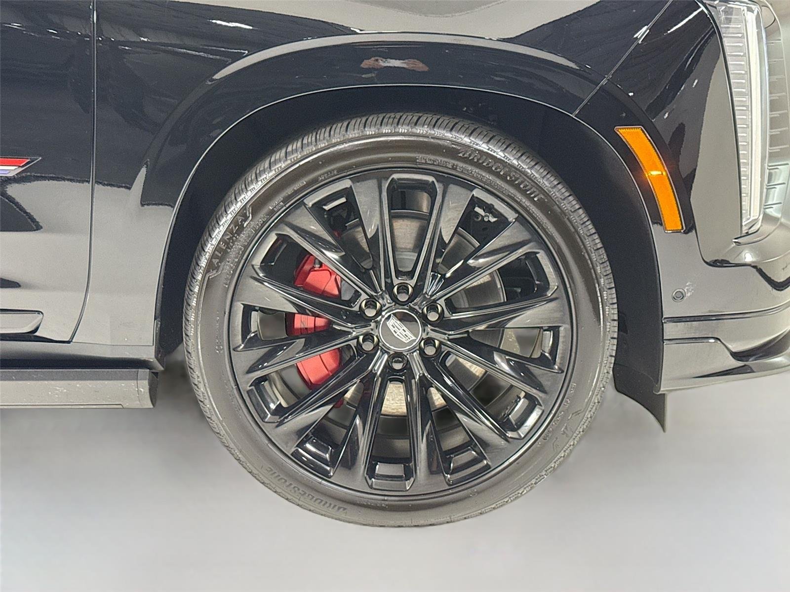 Used 2026 Black Raven Cadillac AWD V-Series | ONYX Pkg | Heated/Vented Seats image 45