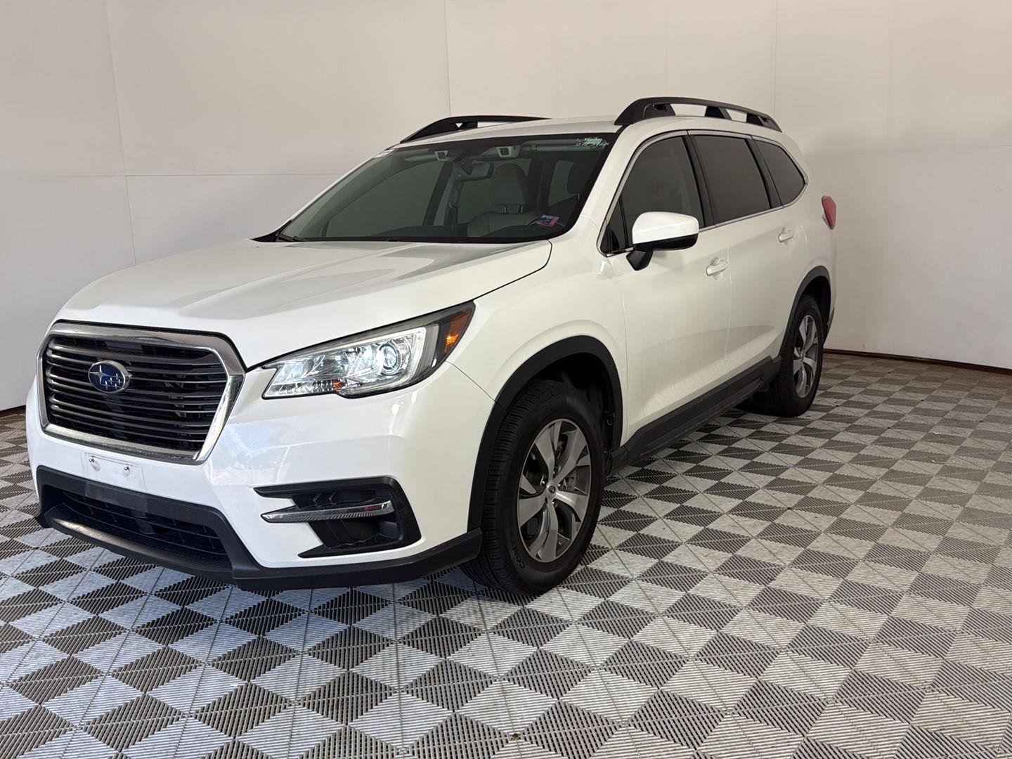 Used 2019 Crystal White Pearl Subaru Premium image 3