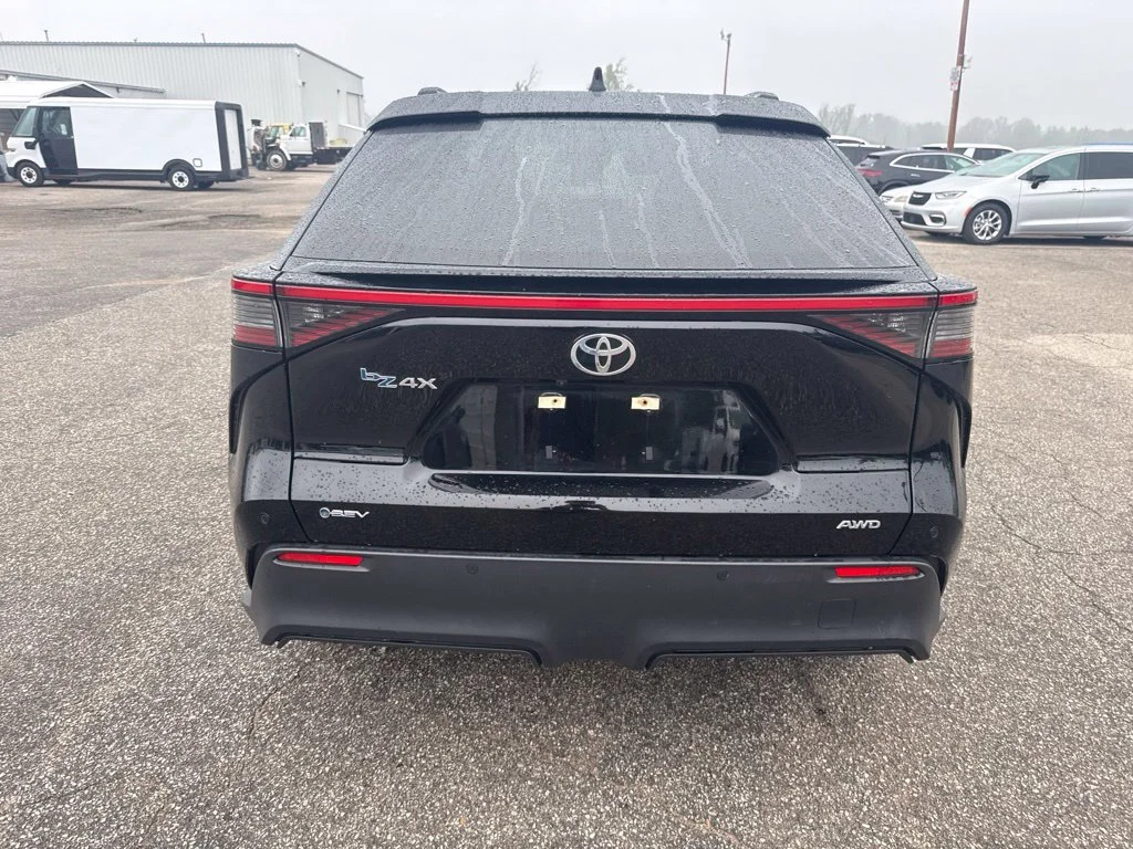 Used 2024 Black Toyota XLE image 4