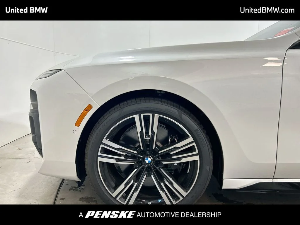 Used 2025 Mineral White Metallic BMW 760i xDrive image 10