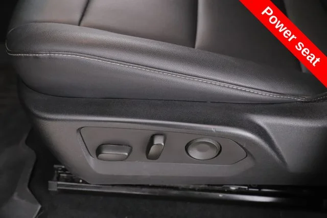 Used 2023 Red GMC Elevation image 18