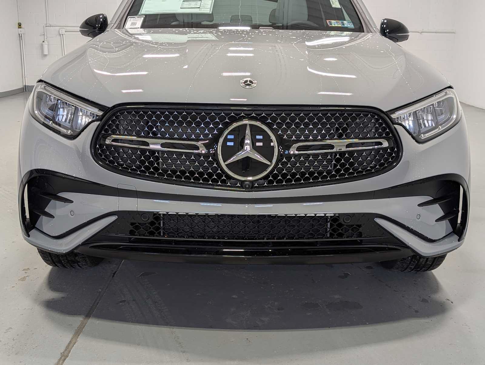 New 2026 MANUFAKTUR Alpine Grey Mercedes-Benz GLC 300 image 2