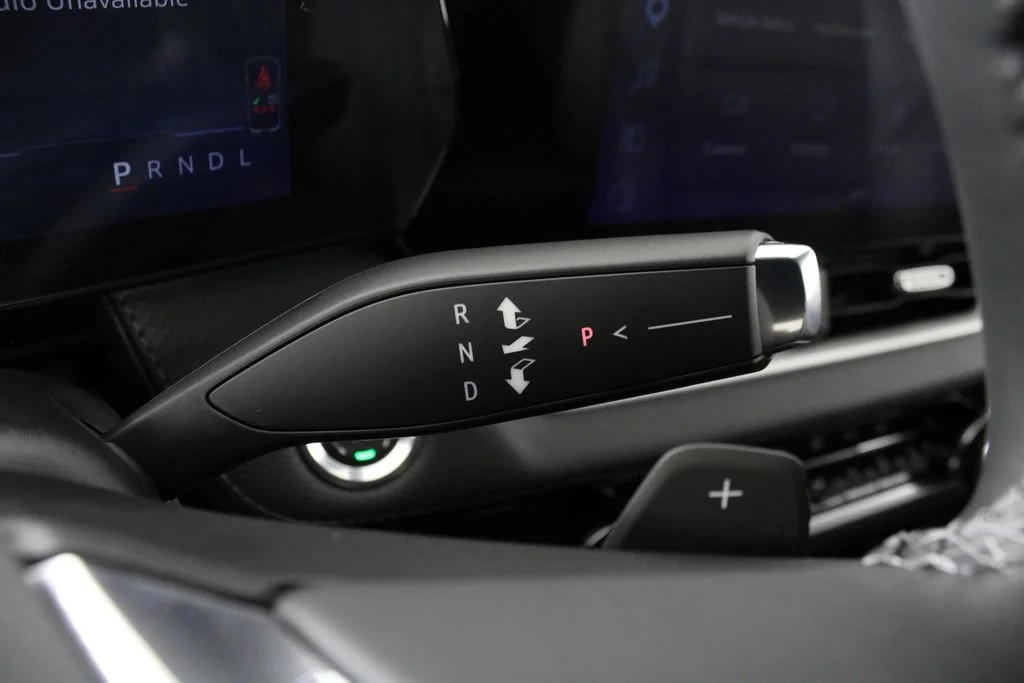 New 2027 Summit White Chevrolet LT image 23