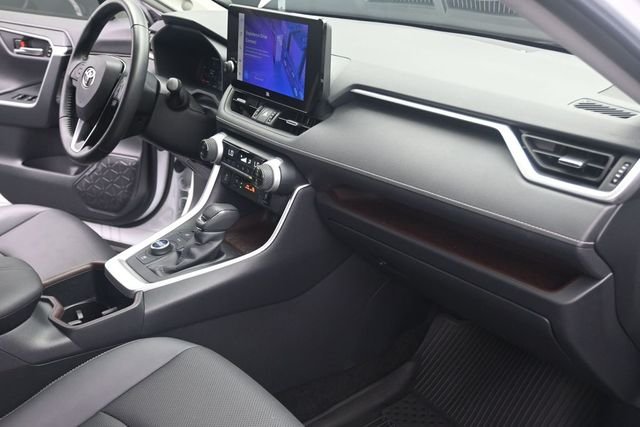 Used 2023 Ice Cap Toyota Limited image 20