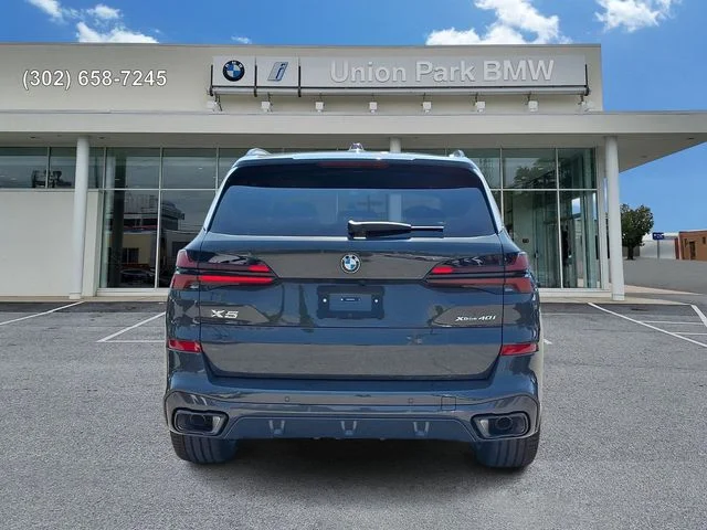 New 2026 Dravit Grey Metallic BMW xDrive40i image 5