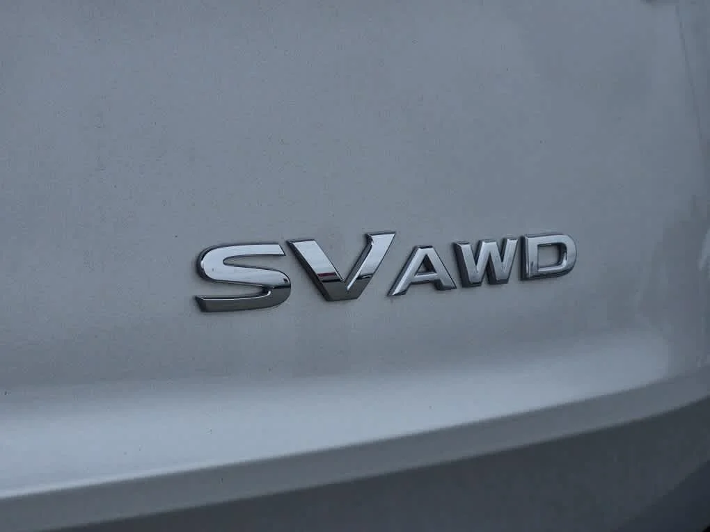Used 2023 Brilliant Silver Metallic Nissan SV image 21