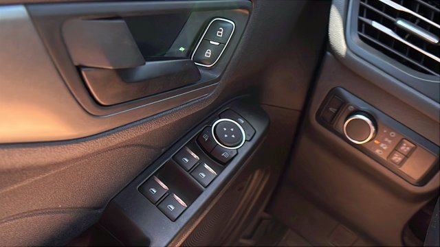 Used 2024 Gray Ford Active image 32